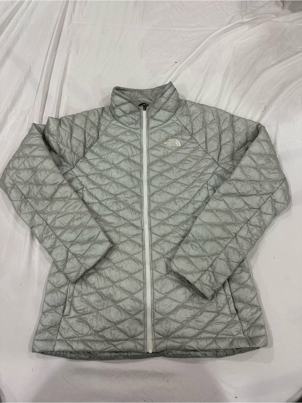 The North Face Women's Light Gray Quilted Jacket